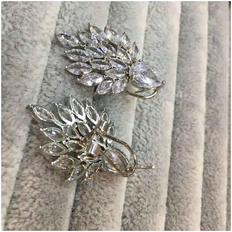 eaz2445_broche.webp