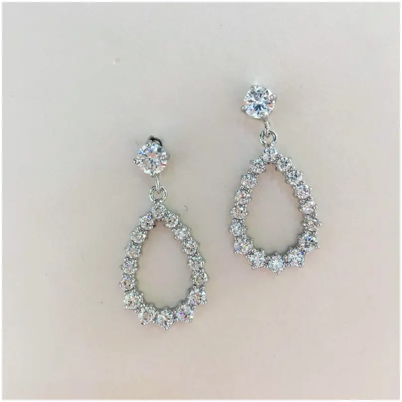 Arete corte gota cristales alrededor