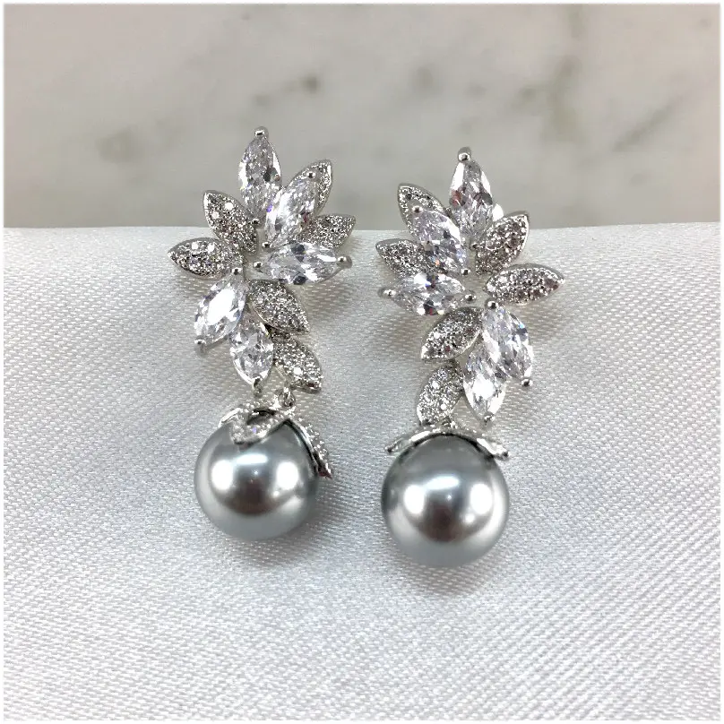 [EAZ1724] Arete perla gris