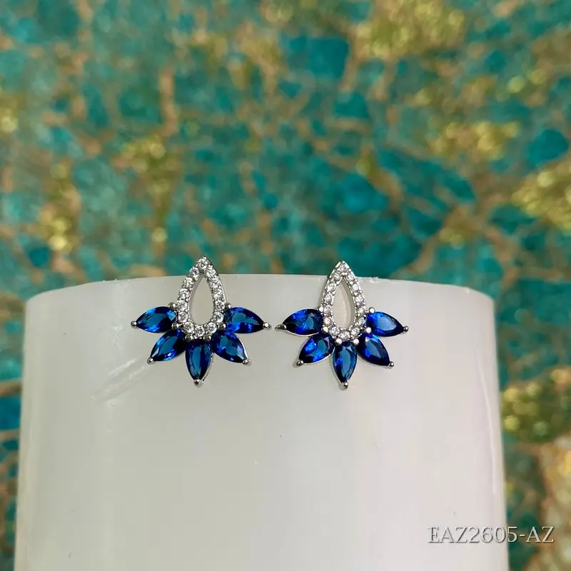 [EAZ2605-AZ] Arete corto cristal azul