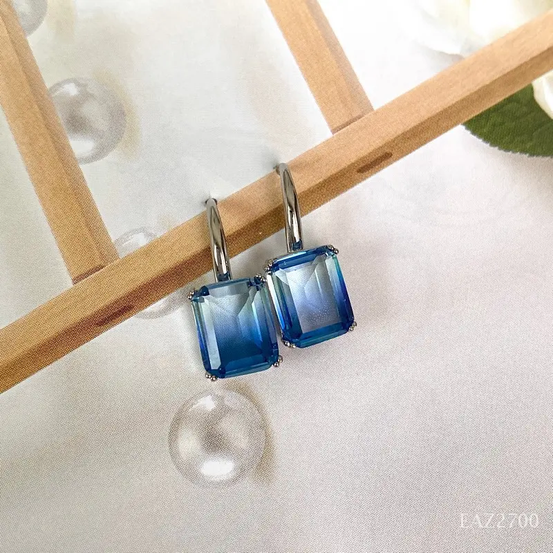 Arete gancho con piedra azul