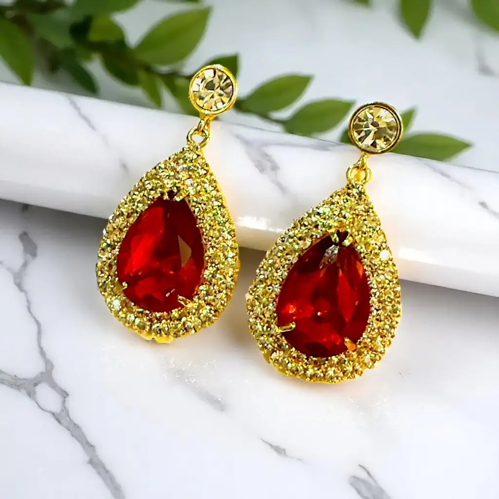 Arete zirconia piedra roja