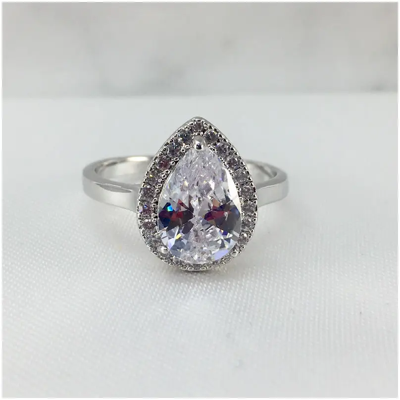 Anillo zirconia corte gota estilo diamante oro rosa