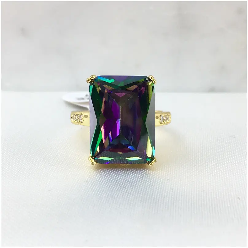 Anillo de zirconia tornasol morado