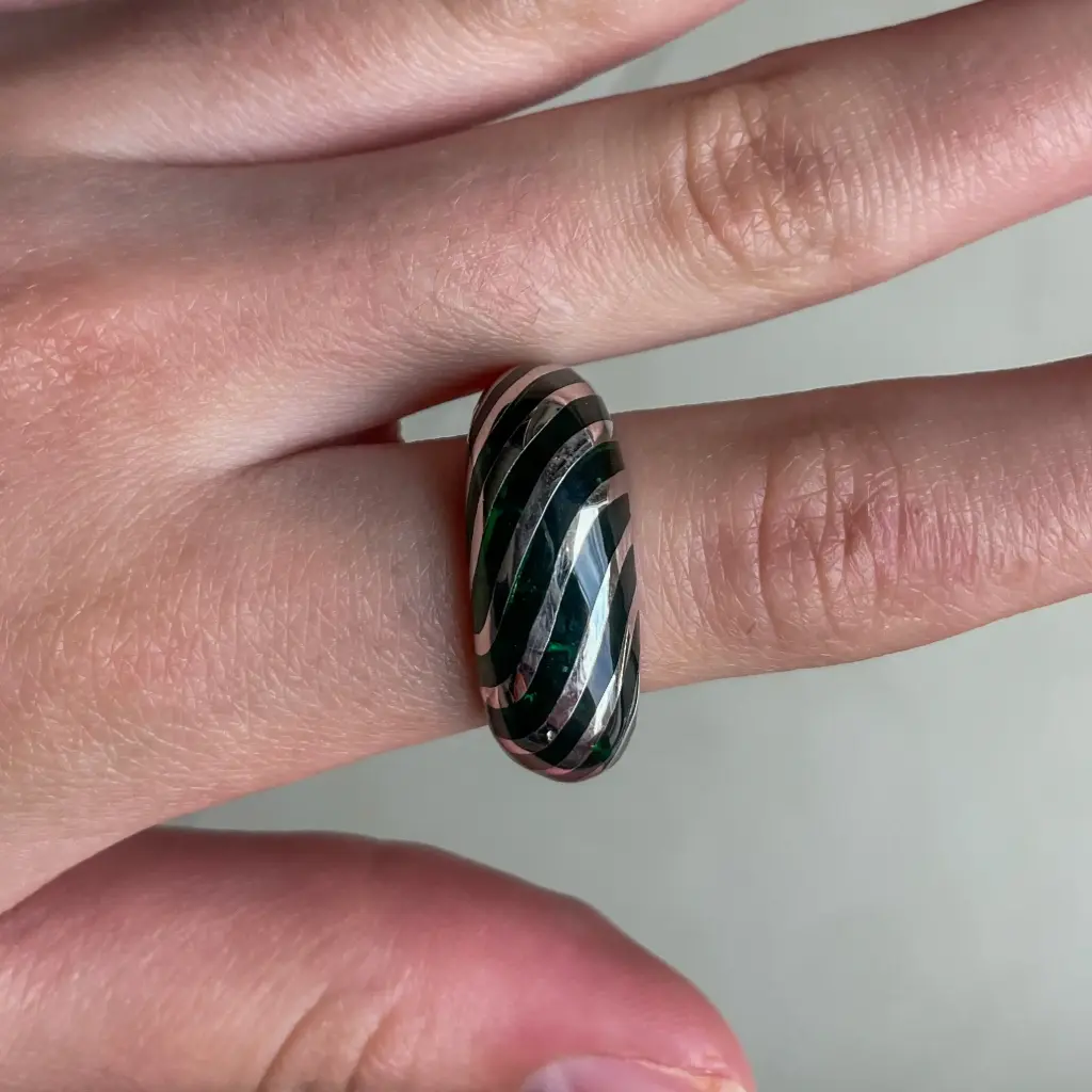 Anillo verde esmeralda