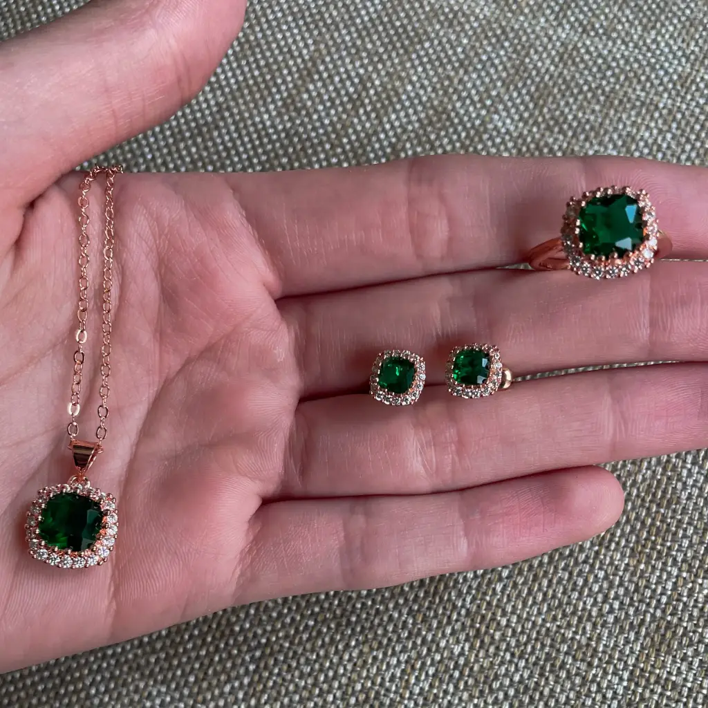 Juego de joyería verde