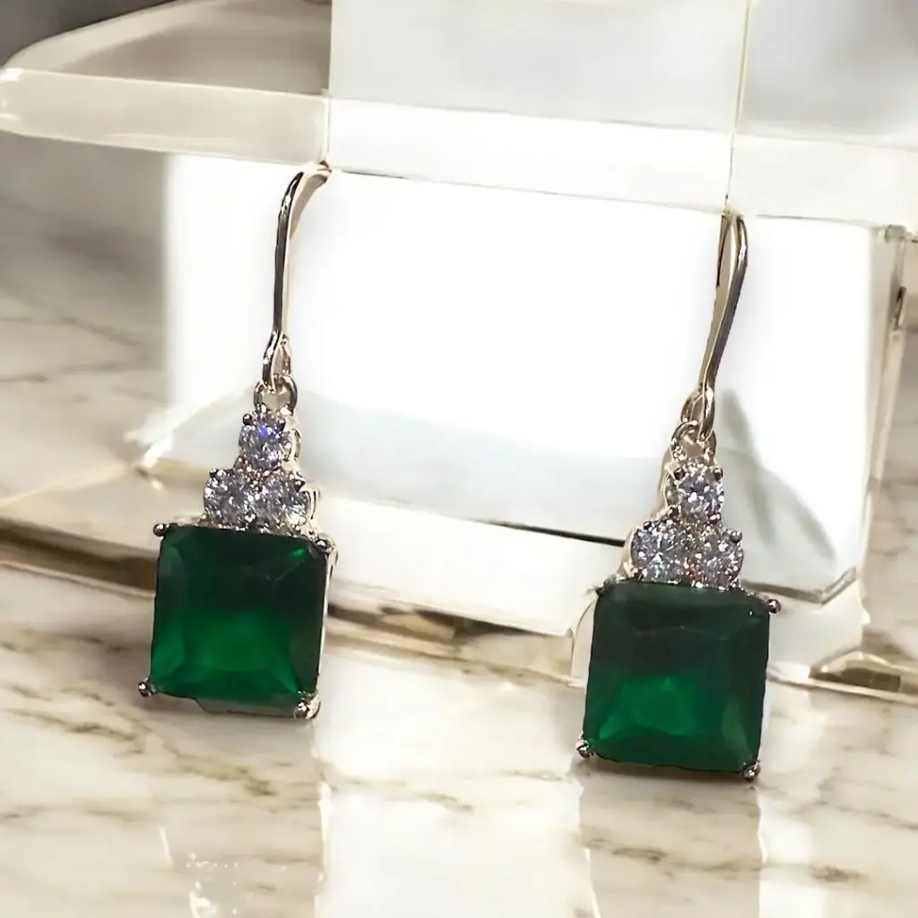 [EAZ1208-PL] Arete de zirconia corte cuadrado (Cristal)