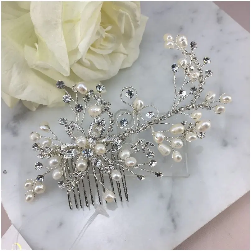 [HCHES01] Peineta premium con cristales y perla de rio