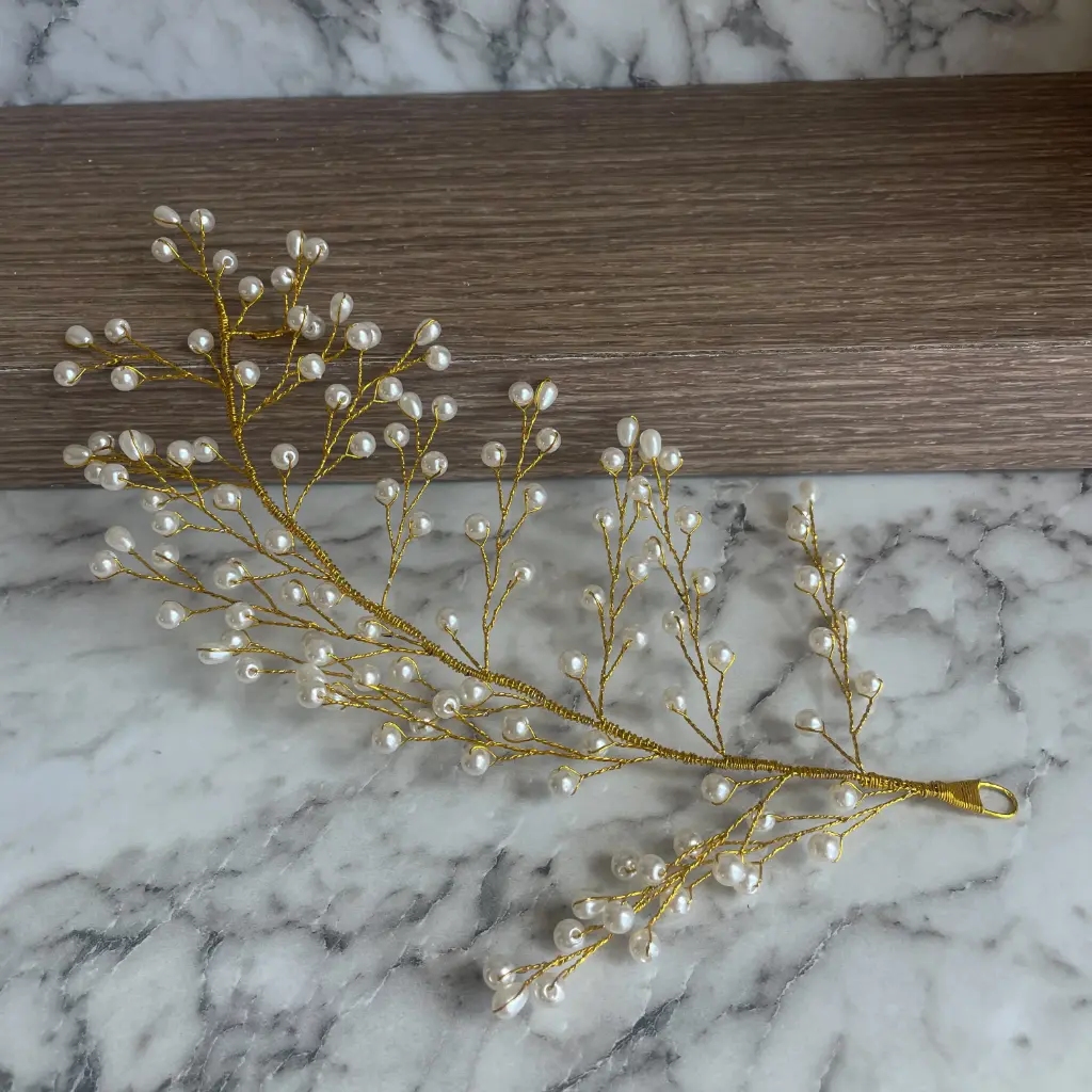 [ESP-DO] Tocado lateral plateado con perla (Dorado)