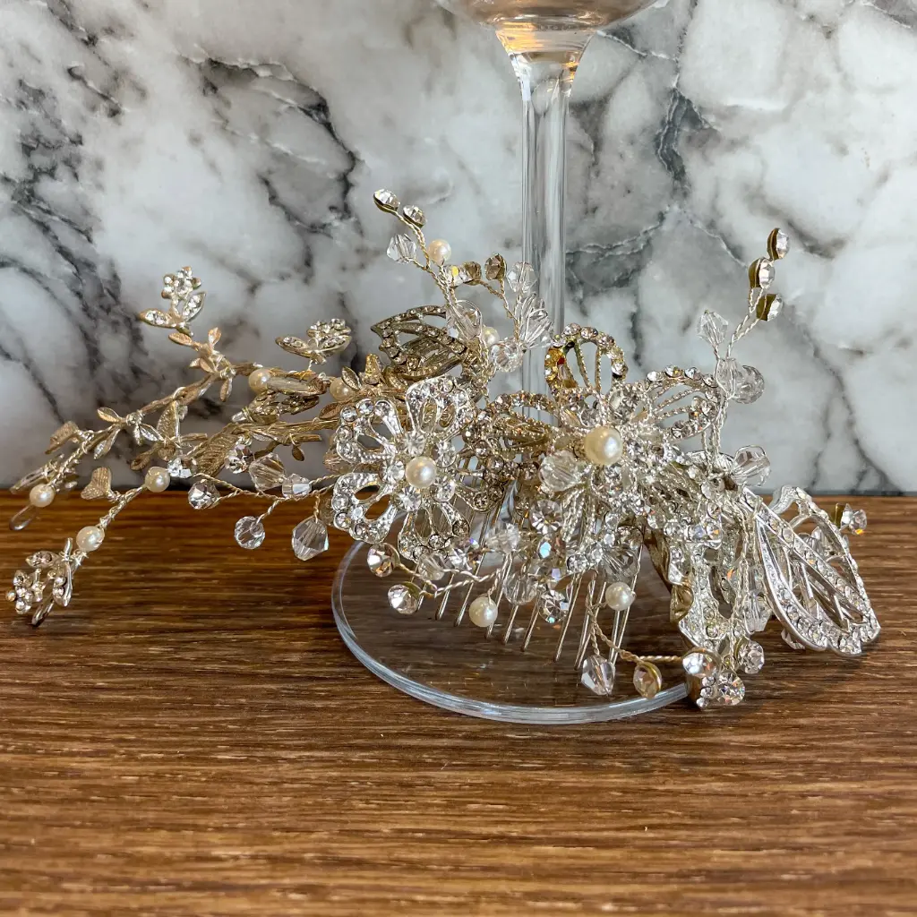 [HCN2192] Peineta flexible en tonos plateados