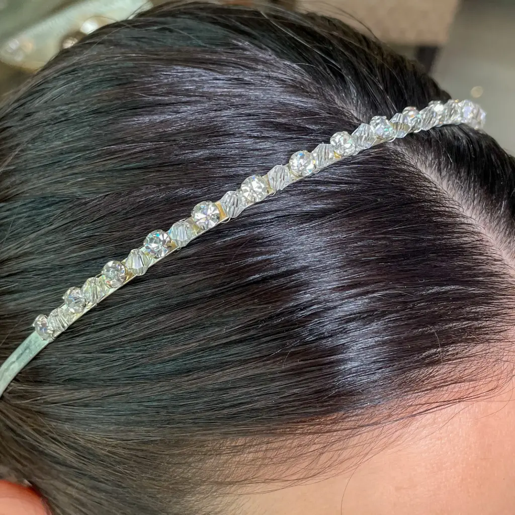 [eaz66-unico] Diadema delgada de cristales