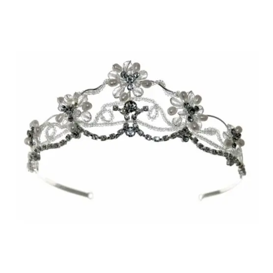 Tiara con trenzado floral en el medio