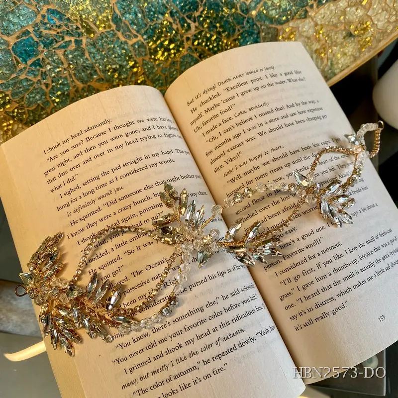 Bandita entrelazada en dorado con ramas cristalinas