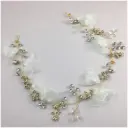 Bandita flexible con flores de terciopelo y detalles dorados con cristales 