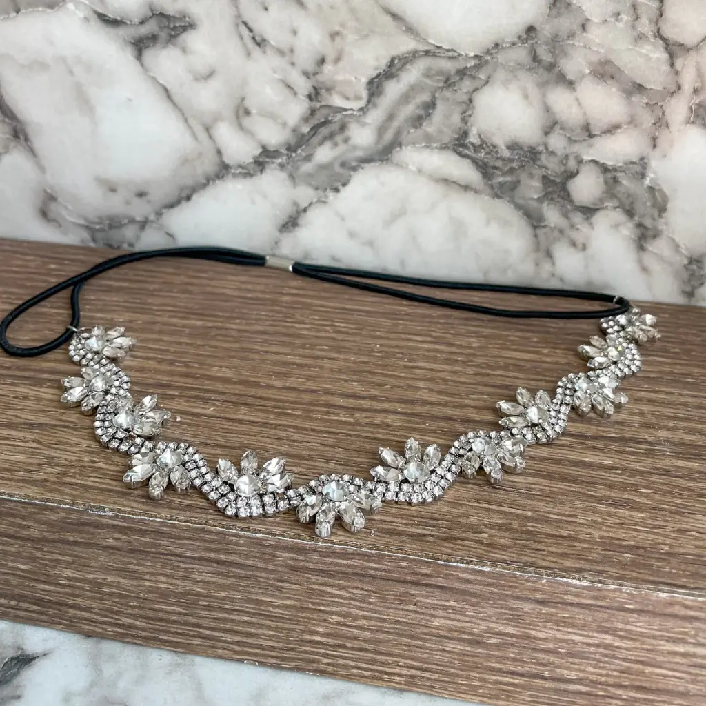 Bandita ondulada con cristales brillantes