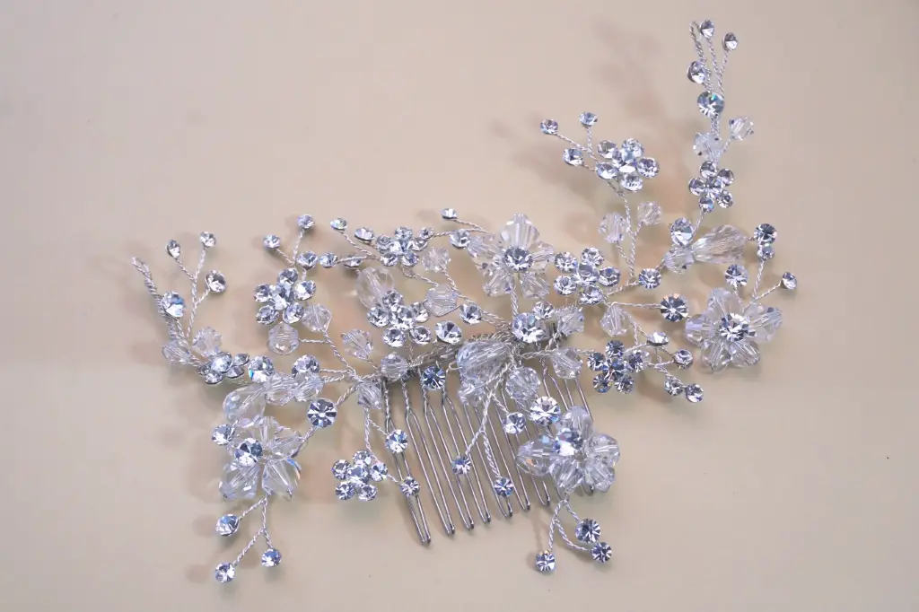 Peineta ramificada con toques de cristal 