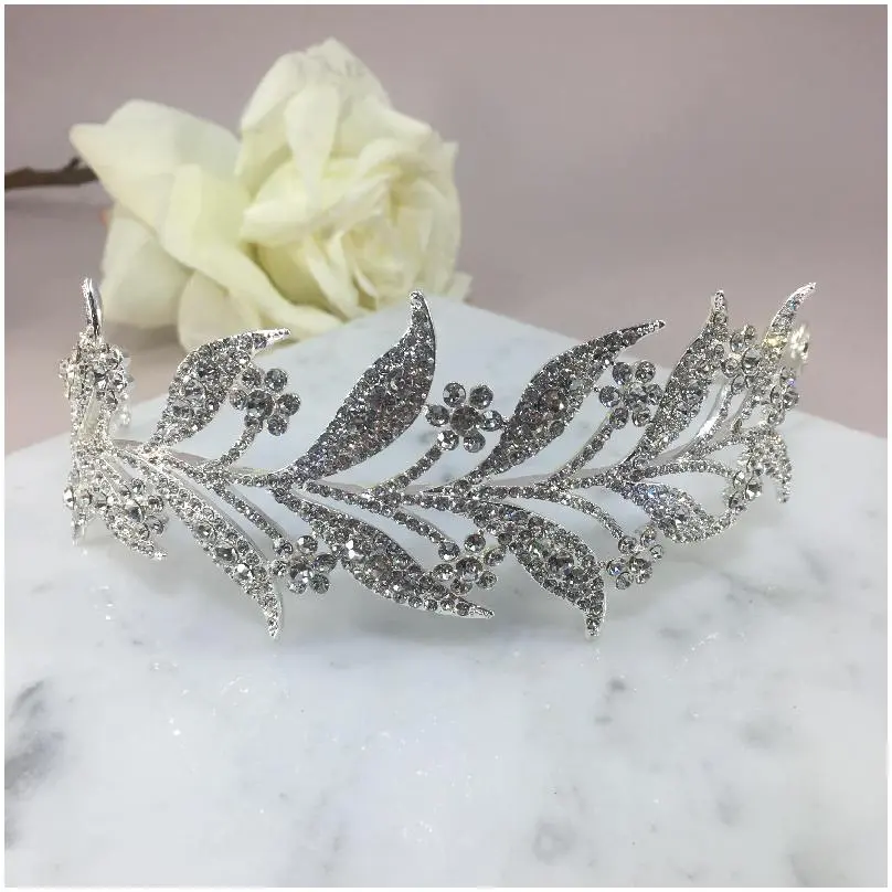 [HBN2424] Tiara decorada con hojas cristalinas 