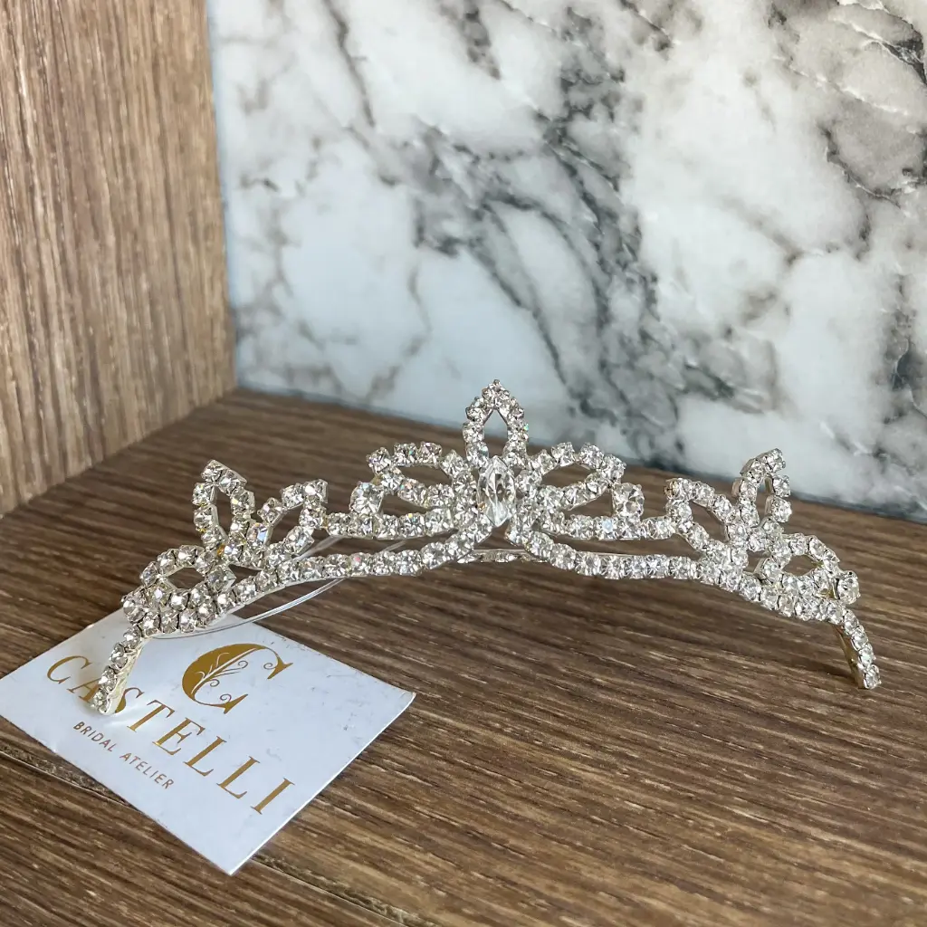 Peineta de triple pico con silueta de hojas 