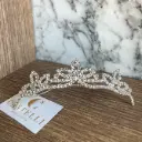 Peineta de triple pico con silueta de hojas 