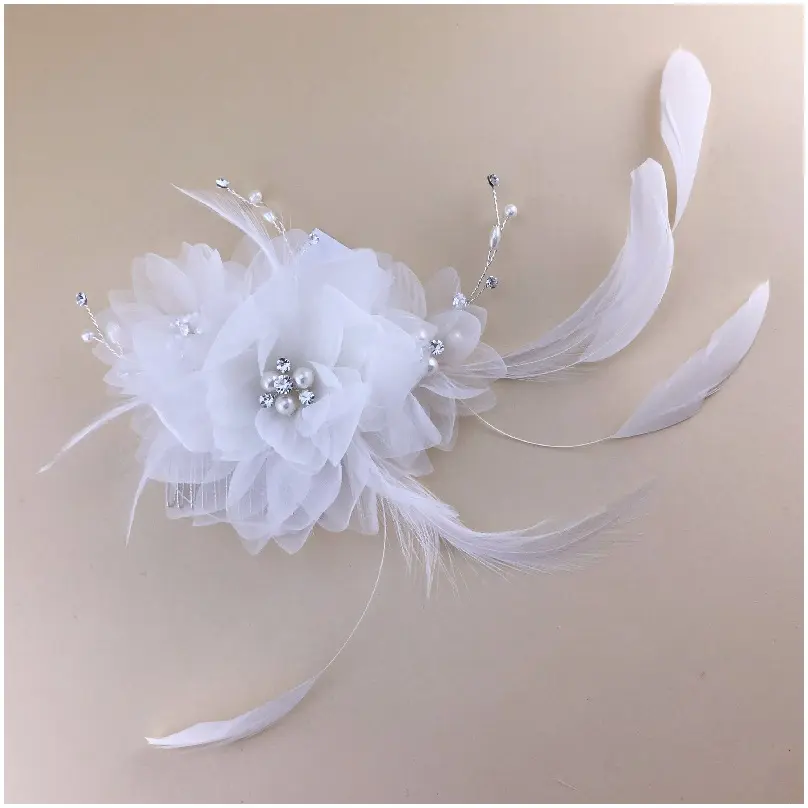 [FLM7055] Flor de pétalos sutiles rodeada de perlas y cristales 