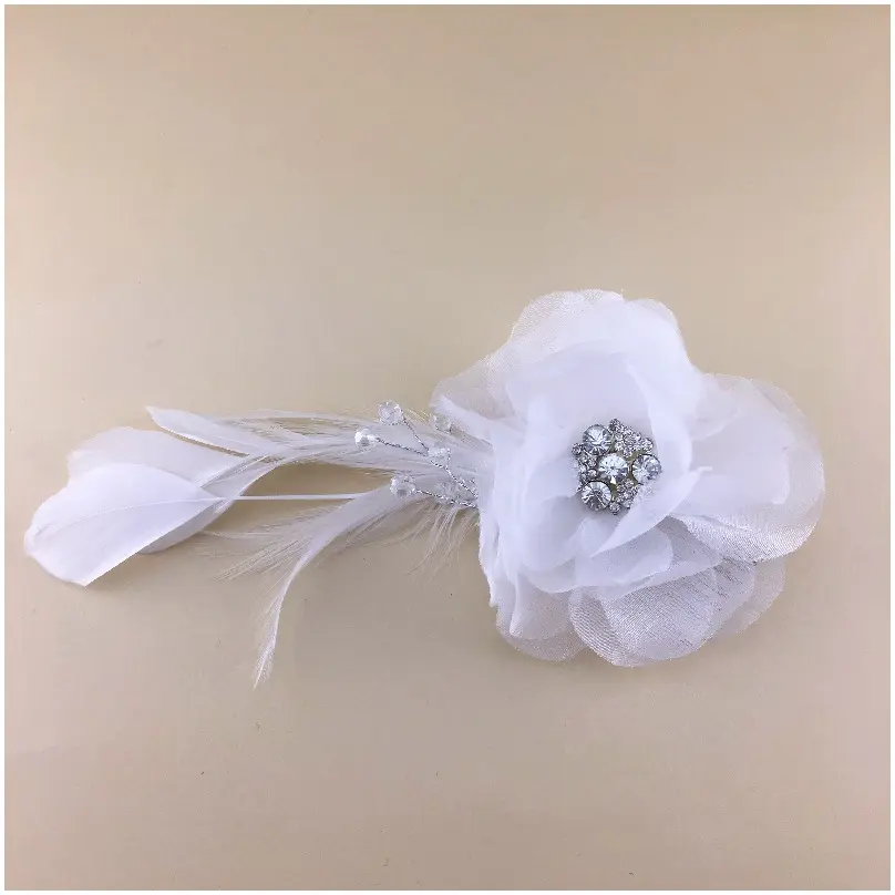 [FLH4520] Flor con pluma sutil que aporta un toque distinguido 