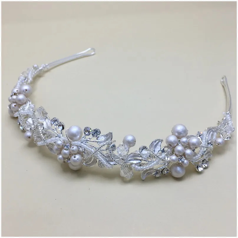 [HBH4005] Hermosa diadema de cristales y perla en tono champagne