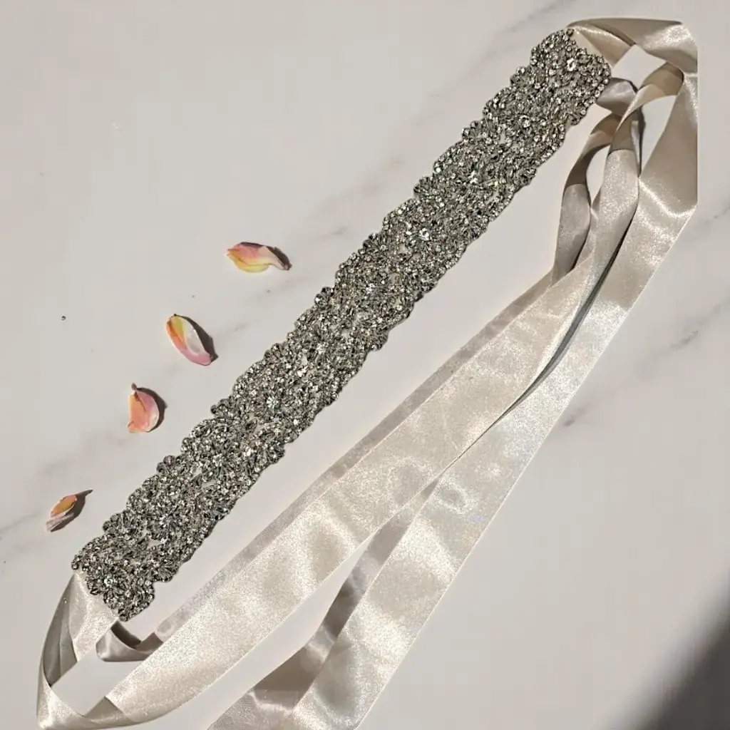 [CINTO-CRISTALES-ANCHO-ROSACLARO] Cinto oro rosa claro cristales con diamantes