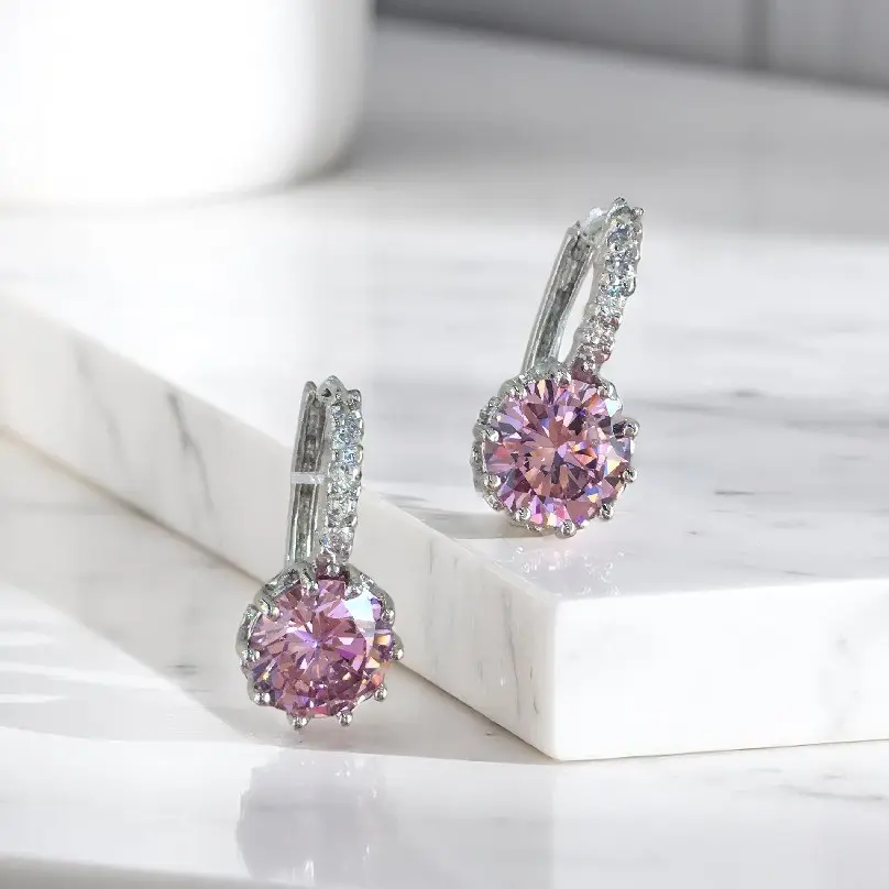 Arete corto broche de presión
