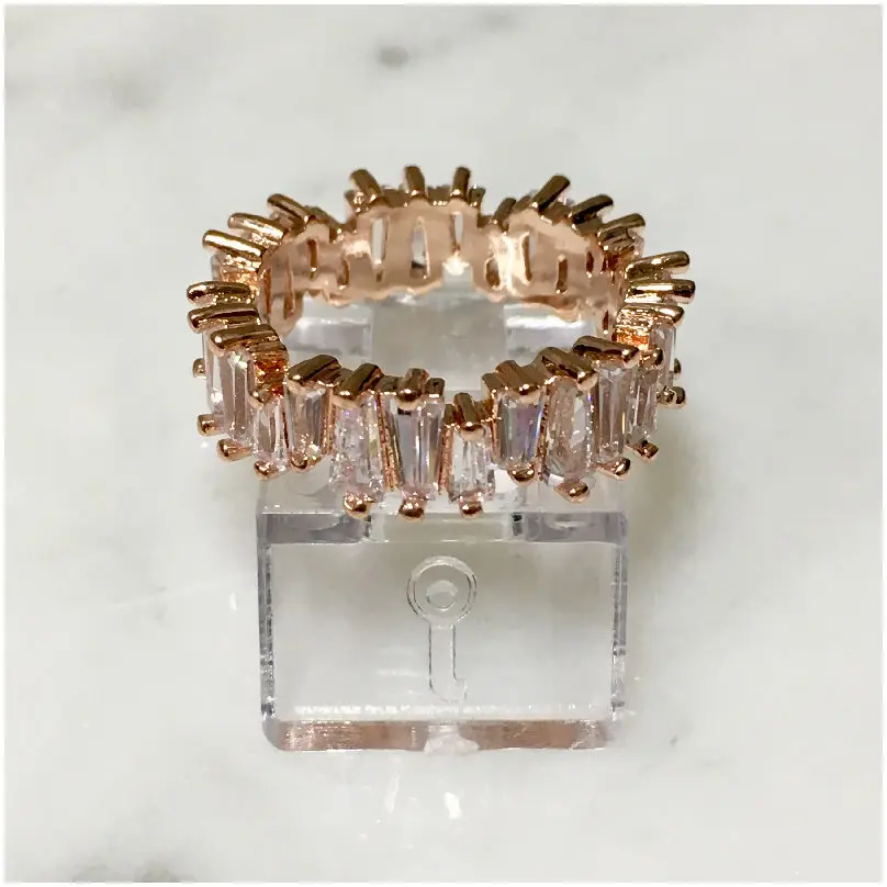 Anillo de zirconia en oro rosa