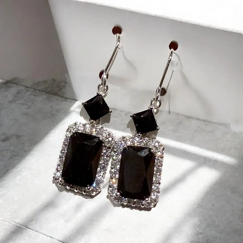 [EAZ1209-NG] Arete zirconia color negro