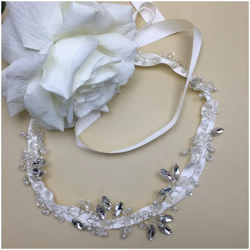 [HBN2208] Diadema con hojas formadas por cristales