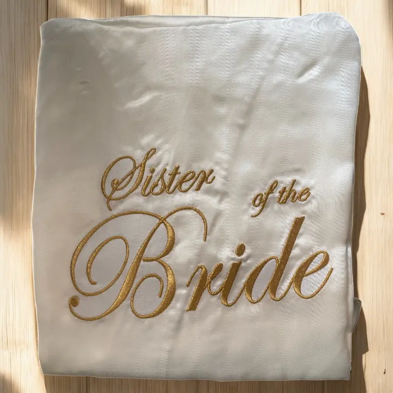 Bata bordada "Sister of the Bride"