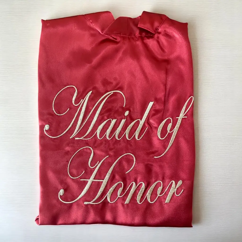 Bata de satín bordada "Maid of Honor"